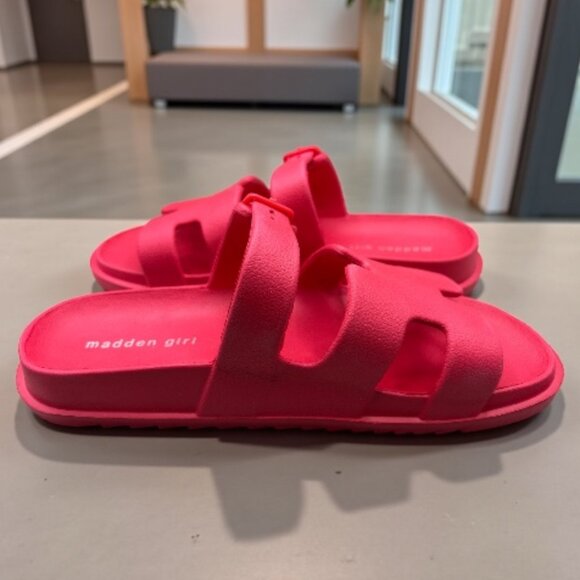Madden Girl Darling Sandal - Red - Size 10 - Picture 3 of 6